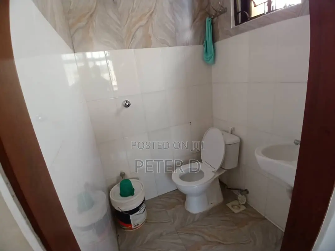 5bdrm House in Mbezi for sale