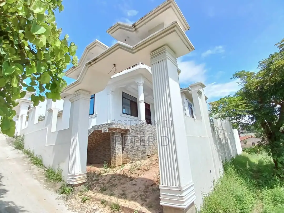 5bdrm House in Mbezi for sale