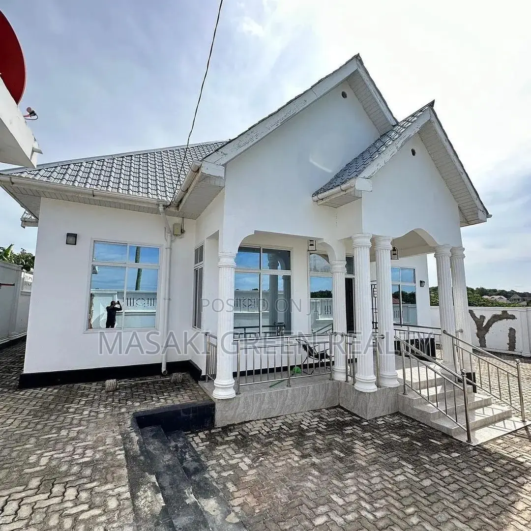 4bdrm House in Tegeta Wazo, Kinondoni for sale
