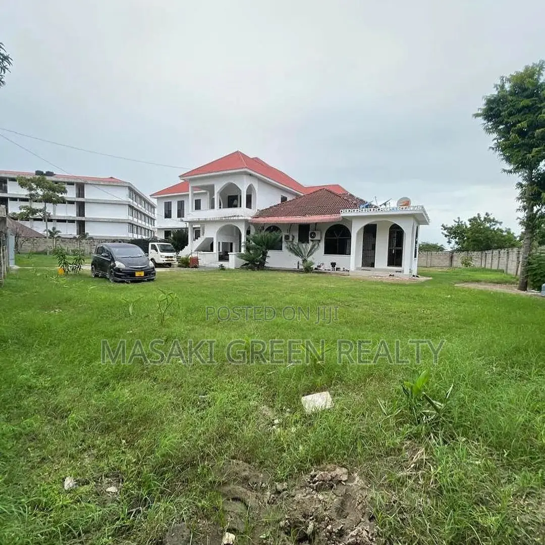 8bdrm House in Bahari Beach, Kinondoni for sale