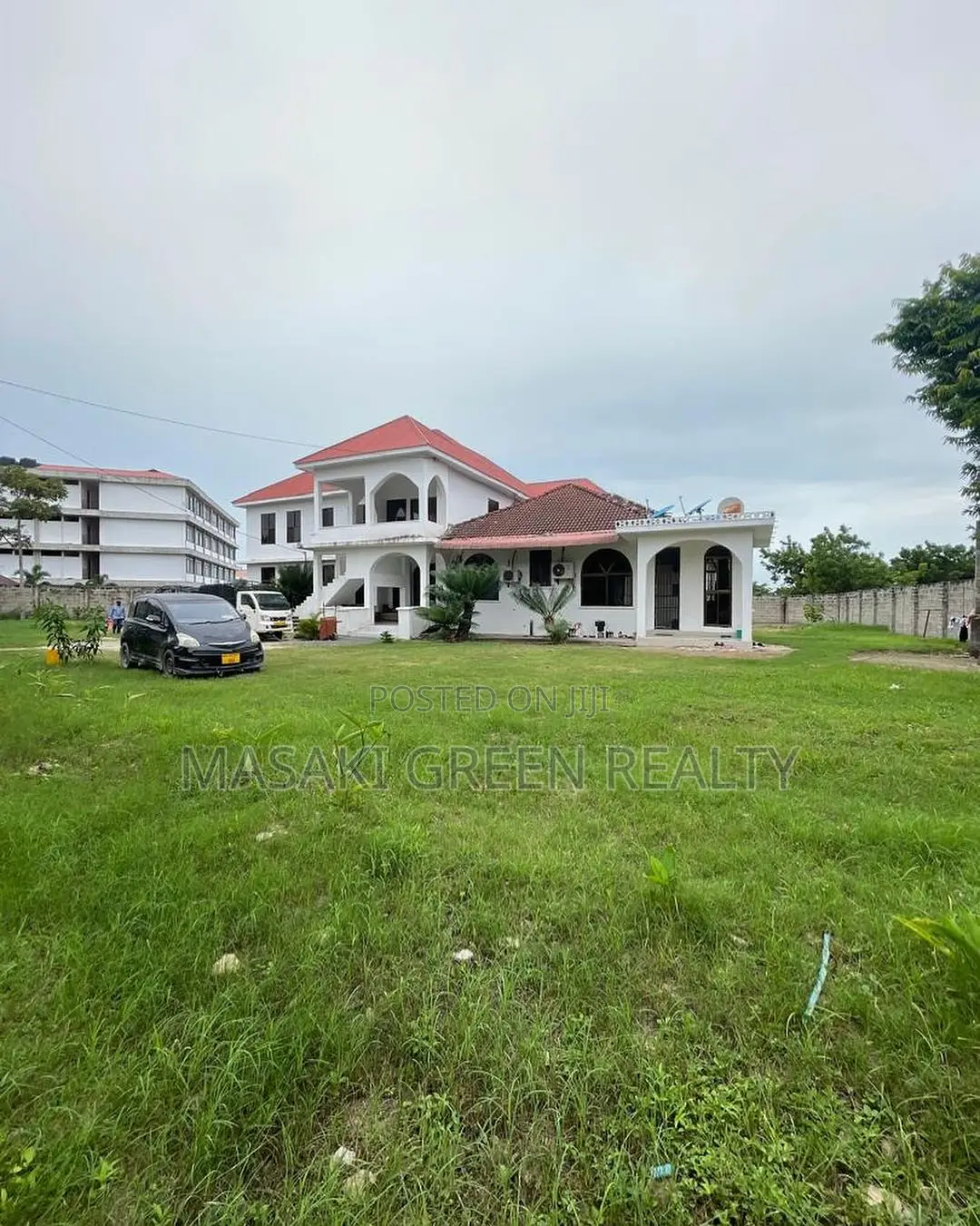 8bdrm House in Bahari Beach, Kinondoni for sale
