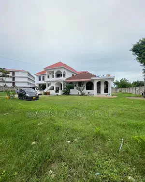 8bdrm House in Bahari Beach, Kinondoni for sale