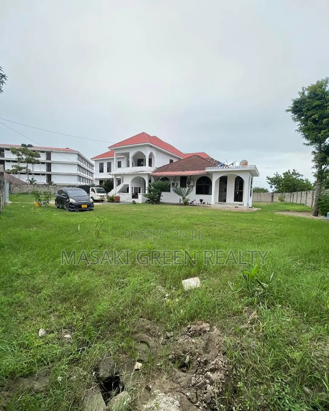 8bdrm House in Bahari Beach, Kinondoni for sale
