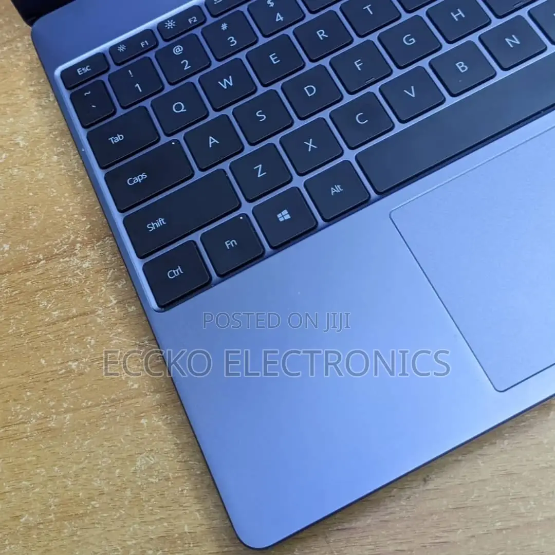 Laptop Huawei MateBook 13 WRT-W19E 16GB Intel Core I5 SSD 512GB