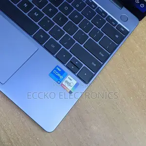 Laptop Huawei MateBook 13 WRT-W19E 16GB Intel Core I5 SSD 512GB