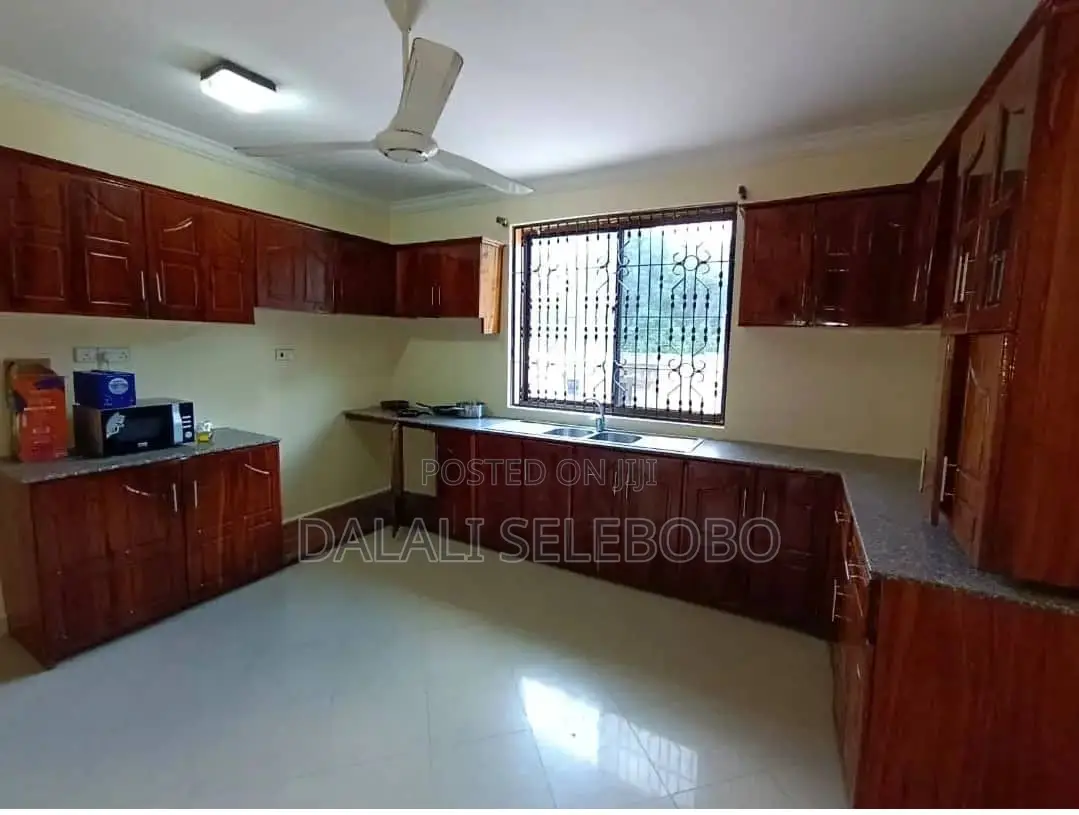 6bdrm Bungalow in Mbezi Kwa Msuguri for sale