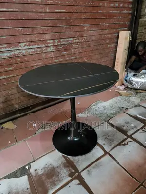 Round Table