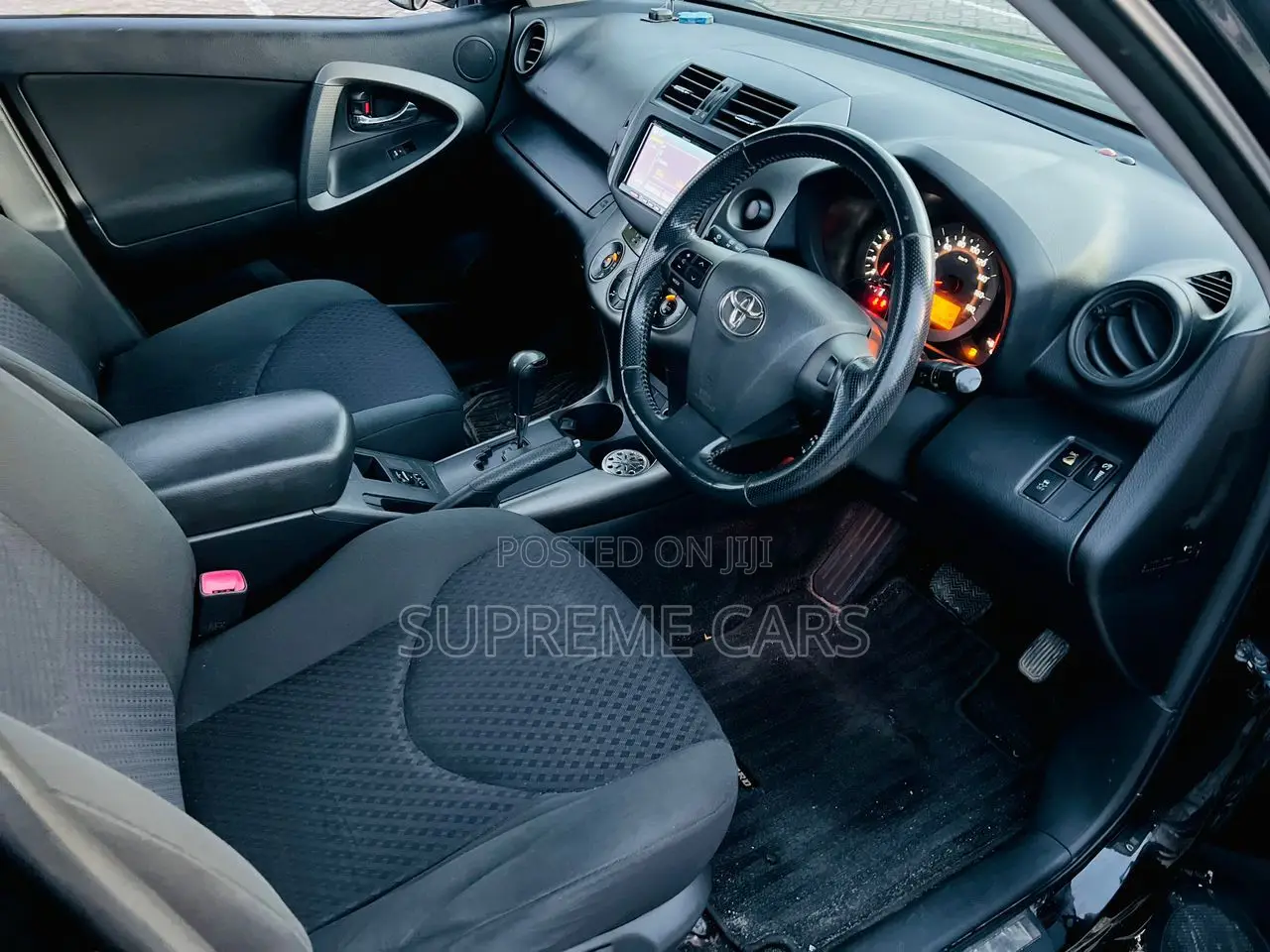 Toyota ISIS 2009 Black