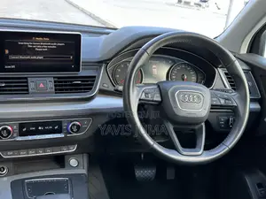 Audi Q5 2017 Black