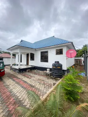 3bdrm House in Dalalipapaatzseven, Bunju for rent