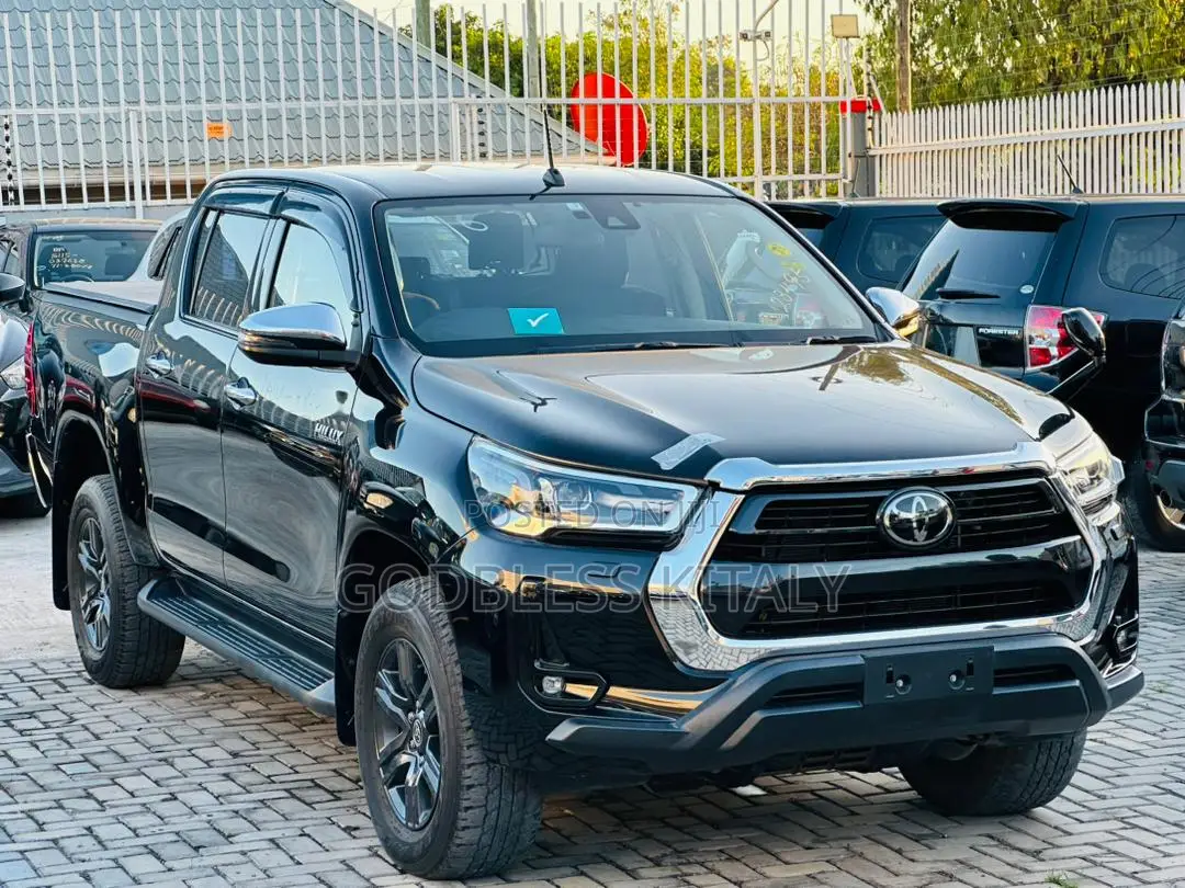 Toyota Hilux 2021 Black
