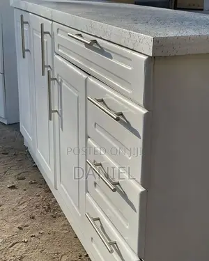 Kitchen Cabinet Milango Mi Tatu Na Droo Rangi Nyeupe