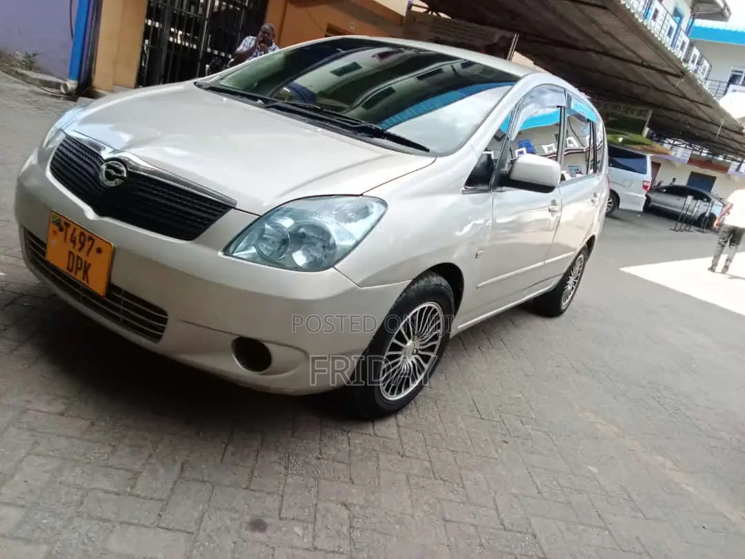 Toyota Corolla Spacio 2005 Gold
