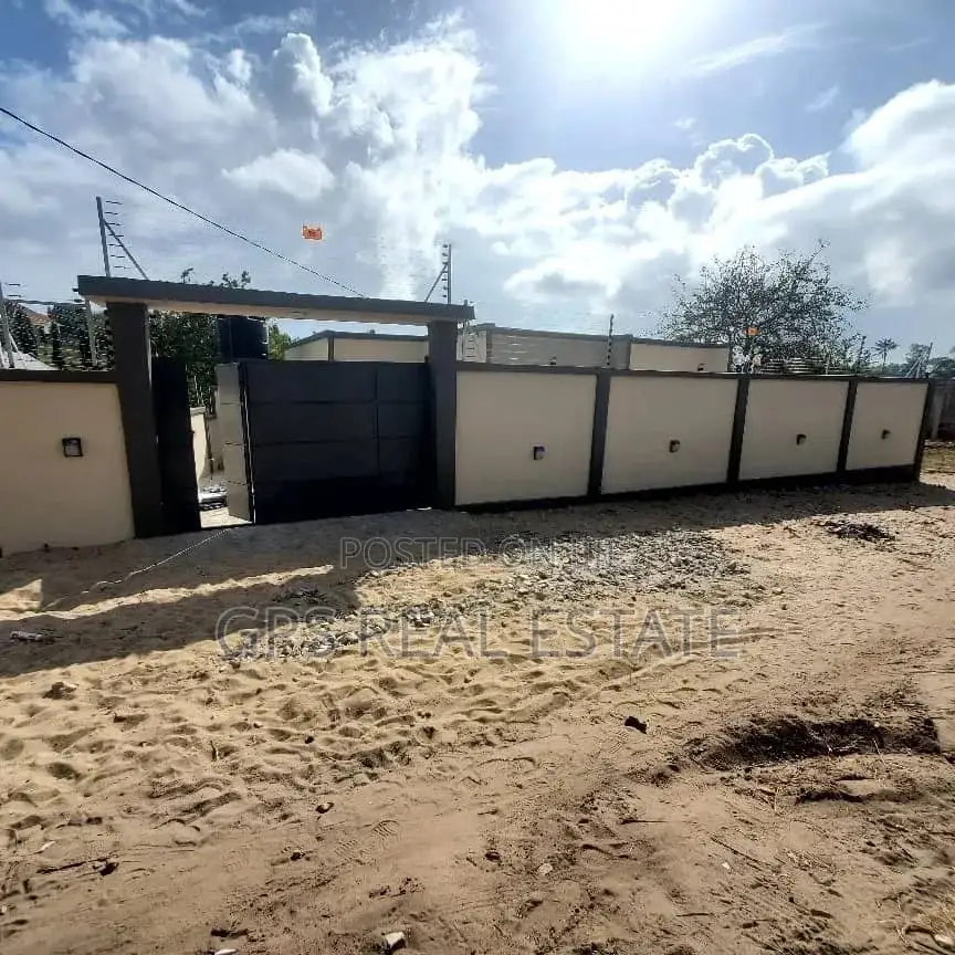 3bdrm House in Madale Mivumoni, Kinondoni for sale