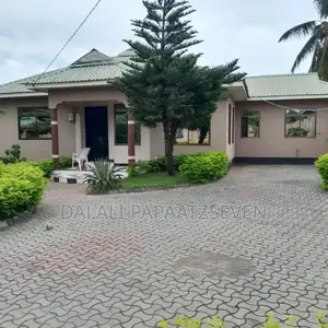 3bdrm House in Dalalipapaatzseven, Bunju for rent