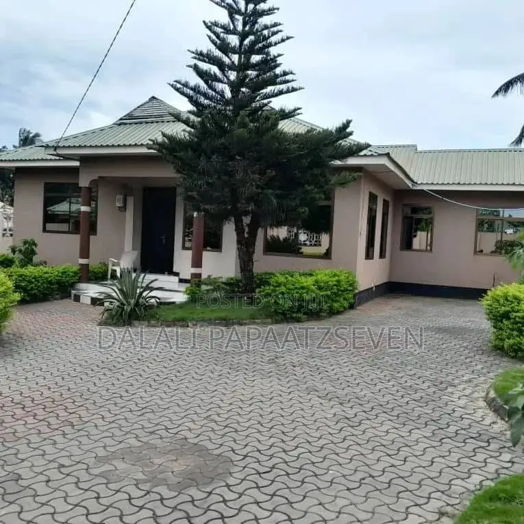 3bdrm House in Dalalipapaatzseven, Bunju for rent