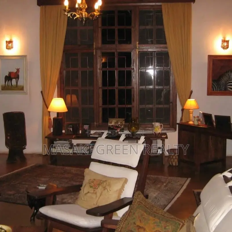 7bdrm House in Ngurudoto Estate, Kinondoni for sale