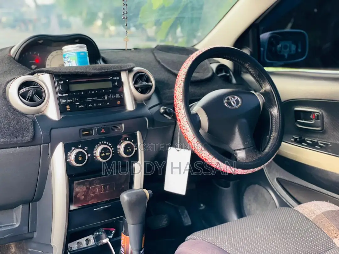 Toyota IST 2003 Silver