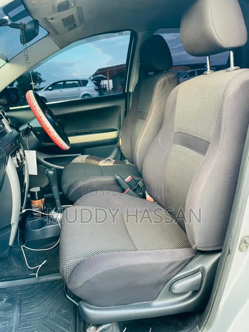Toyota IST 2003 Silver