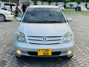 Toyota IST 2003 Silver