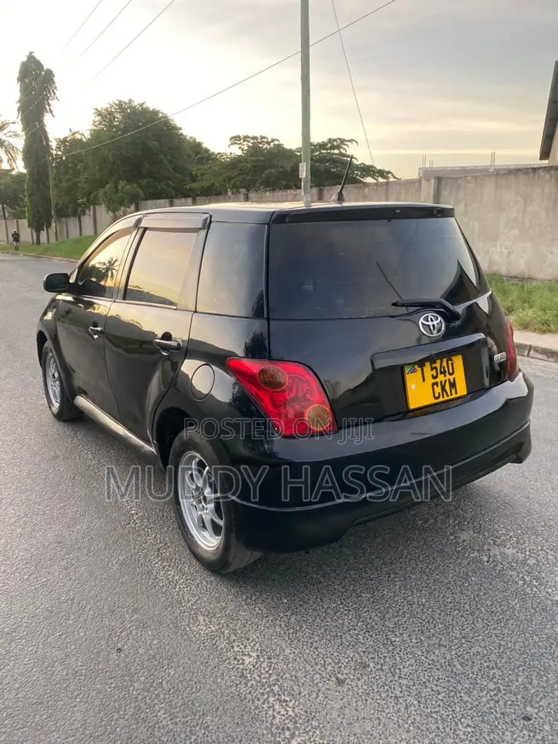 Toyota IST 2005 Black