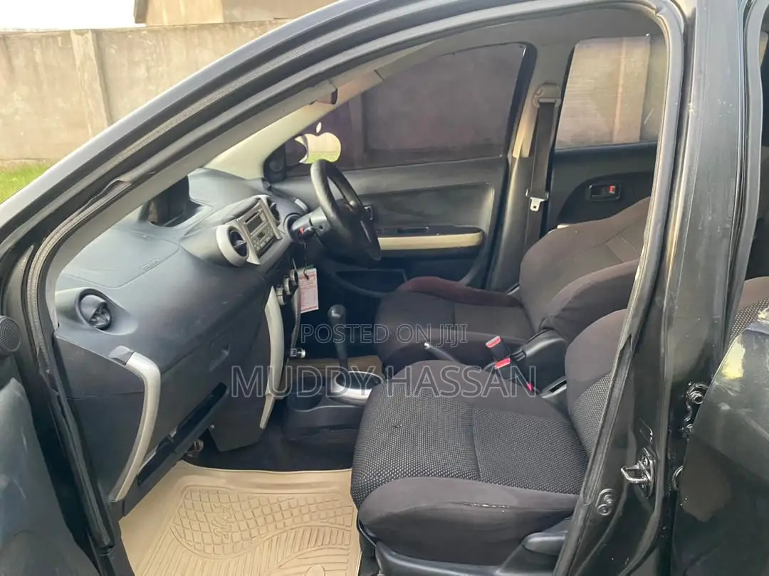 Toyota IST 2005 Black