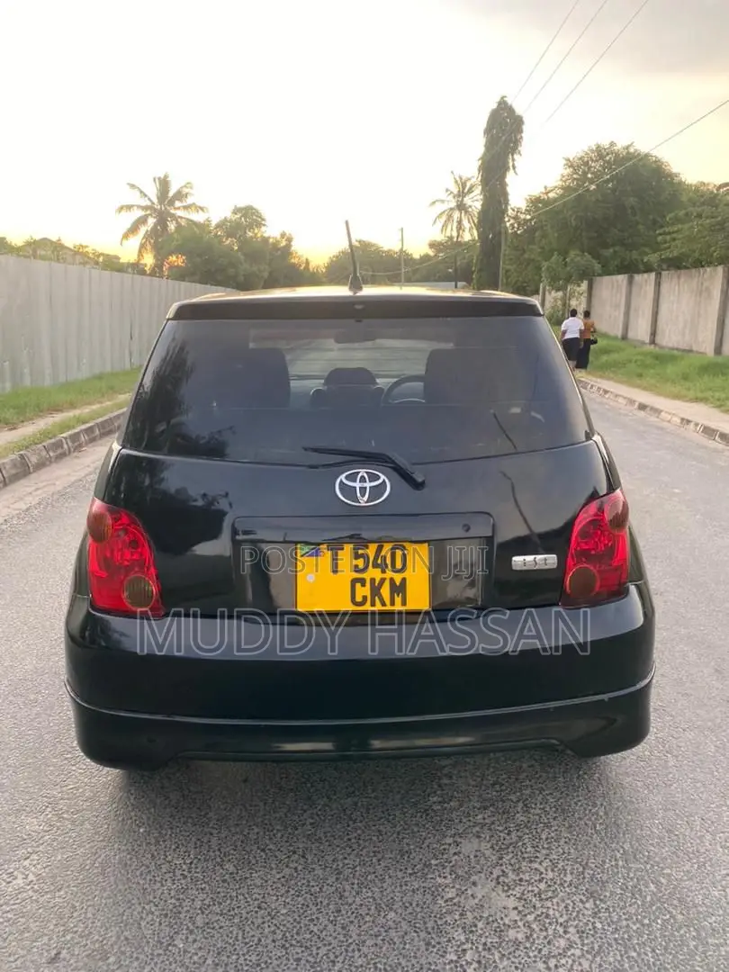 Toyota IST 2005 Black
