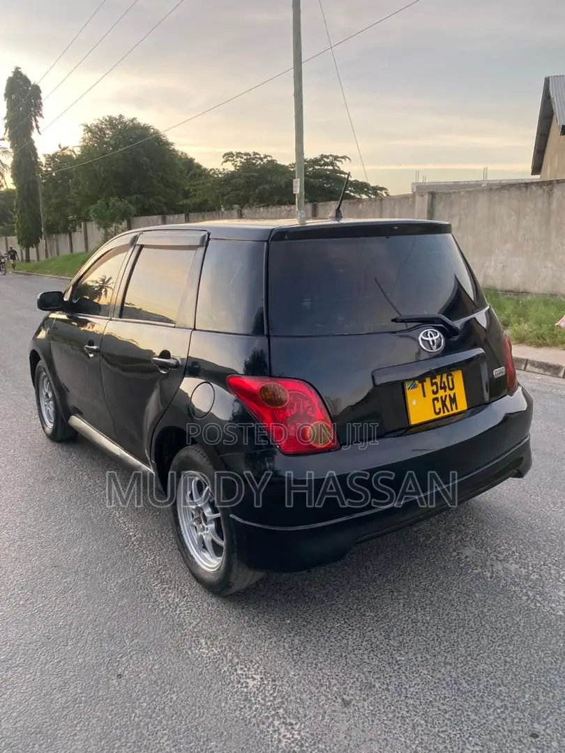 Toyota IST 2005 Black