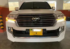 Toyota Land Cruiser 2017 White