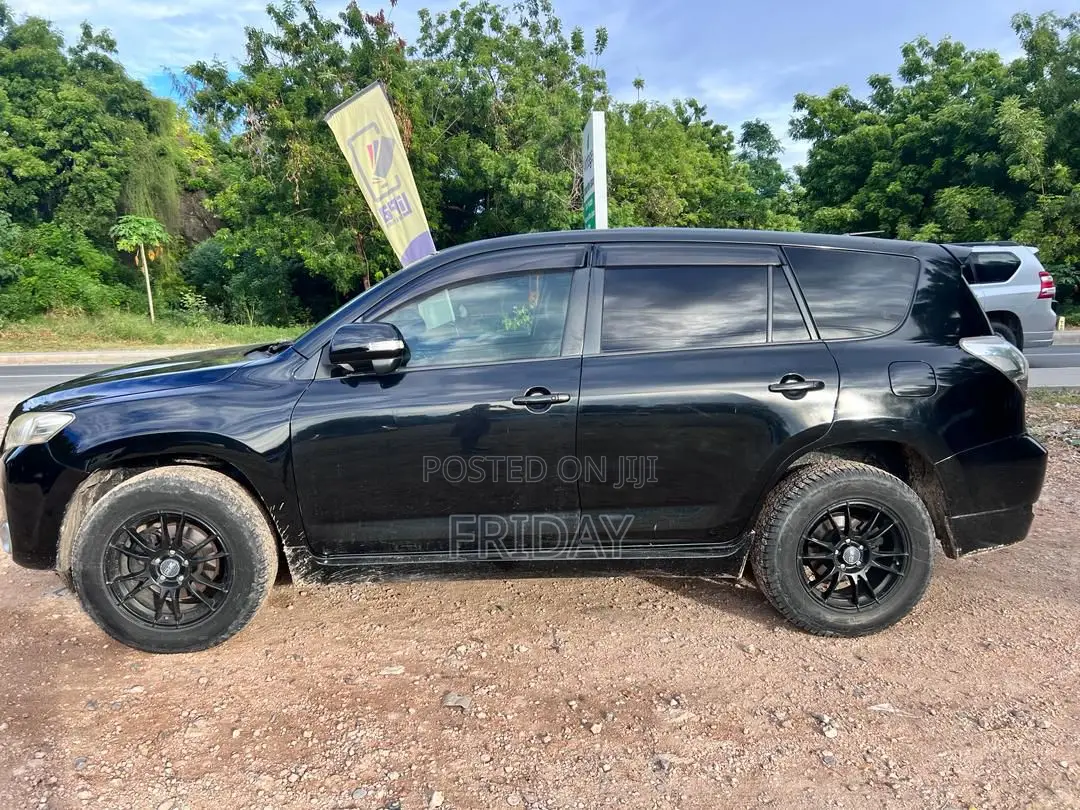 Toyota Vanguard 2011 Black