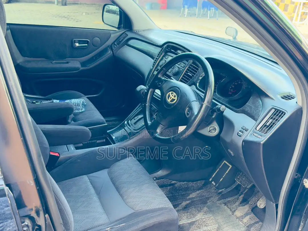 Toyota Kluger 2004 Black
