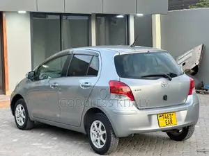 Toyota Vitz 2009 Gray