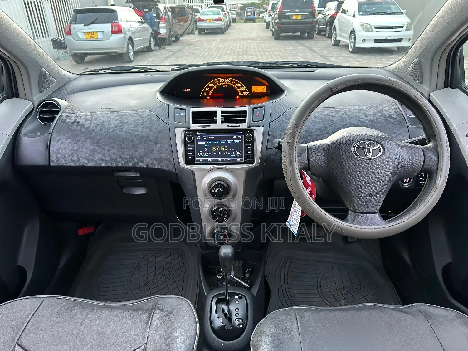 Toyota Vitz 2009 Gray