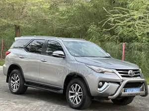 Toyota Fortuner 2017 Silver