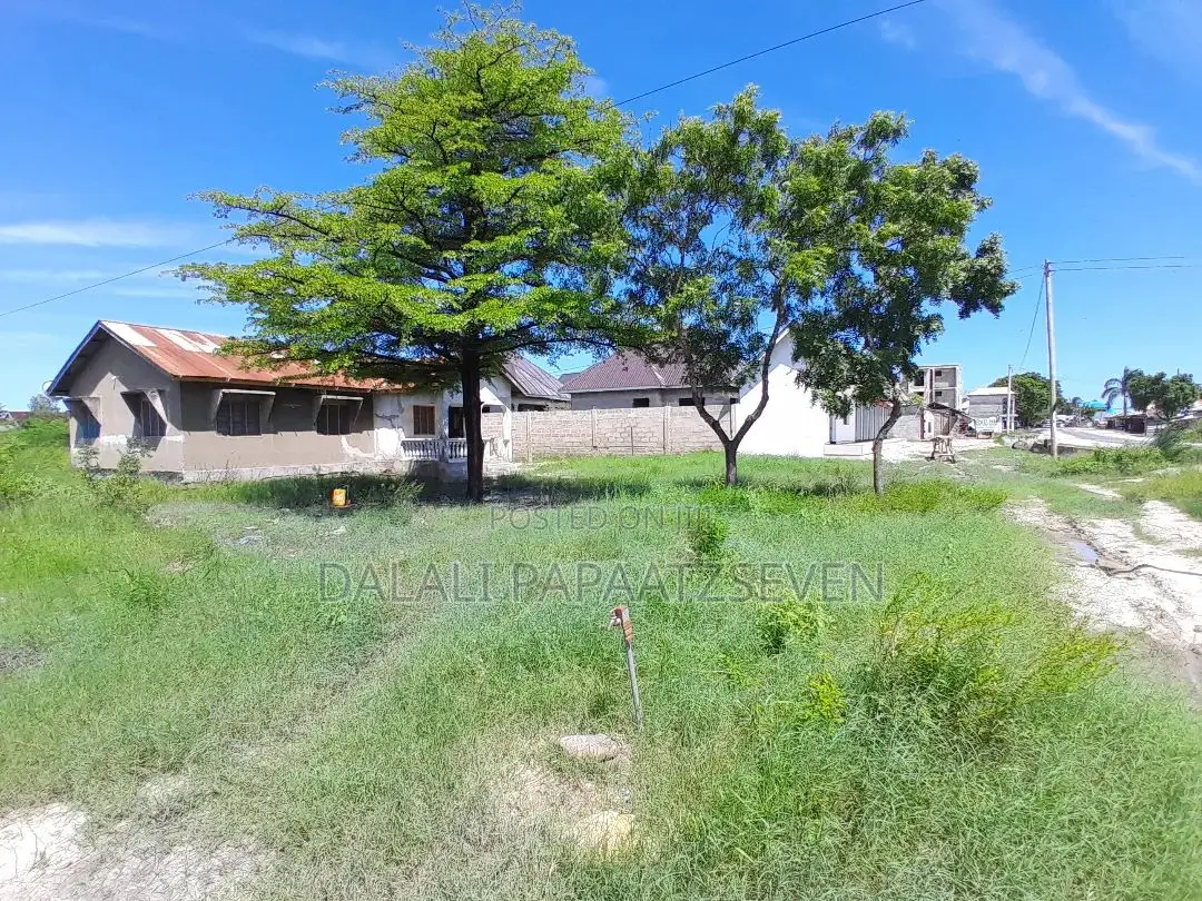 Eneo Lenye Ukubwa Wa SQMT 750 Linauzwa Lipo Mbweni Malindi