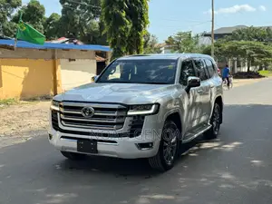 New Toyota Land Cruiser 2023 White