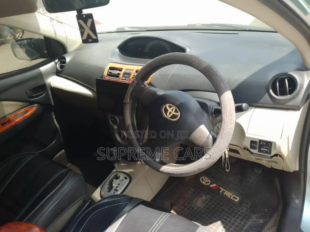 Toyota Belta 2007 Blue
