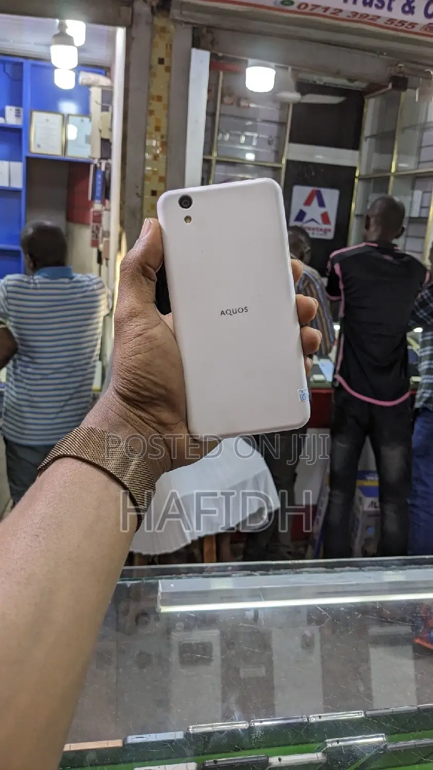 Sharp Aquos Sense 2 SHV43 32 GB White