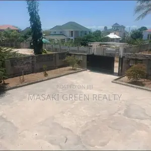 6bdrm House in Mbweni Estate, Kinondoni for sale
