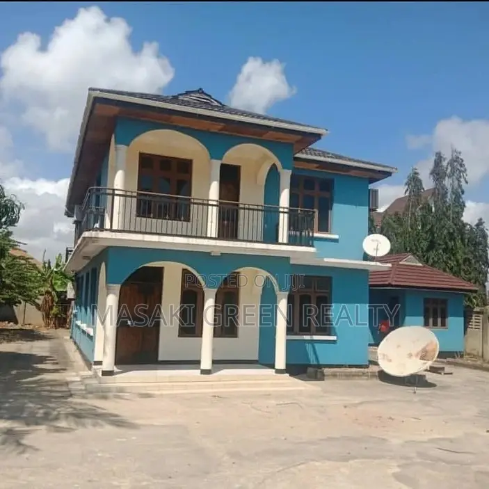 6bdrm House in Mbweni Estate, Kinondoni for sale