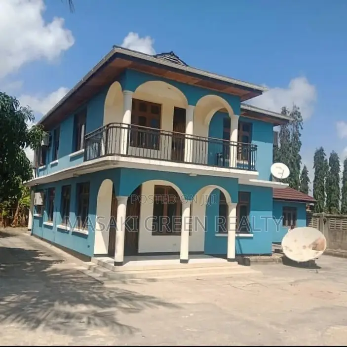 6bdrm House in Mbweni Estate, Kinondoni for sale