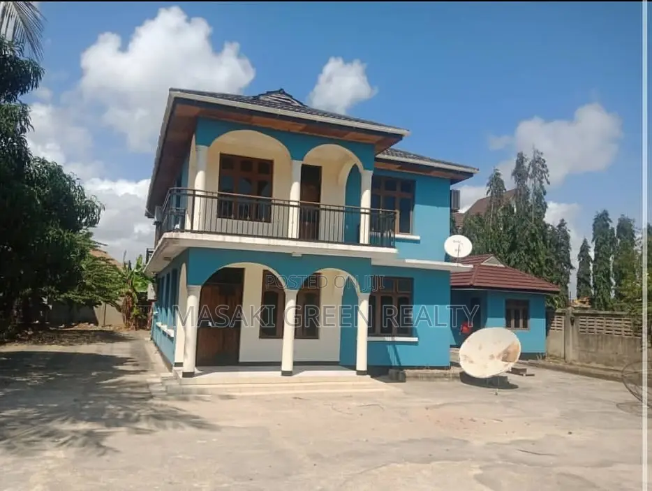 6bdrm House in Mbweni Estate, Kinondoni for sale