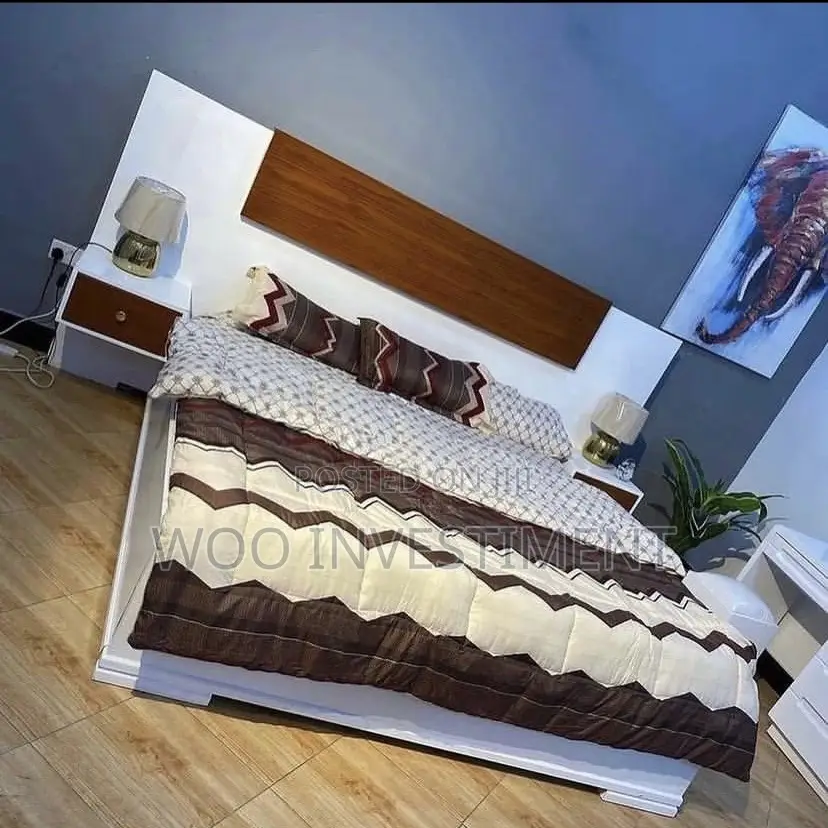 Vitanda Classic Sana Mbao Ngumu Vipya Vinapatikana.