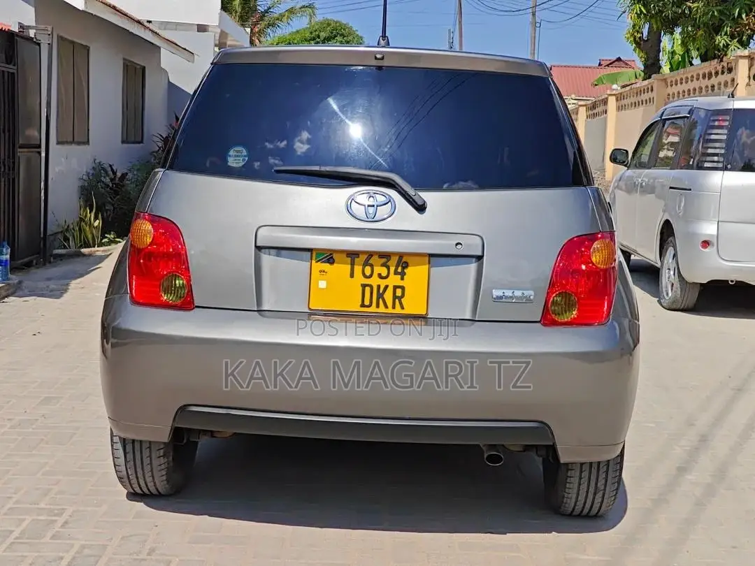 Toyota IST 2003 Gray