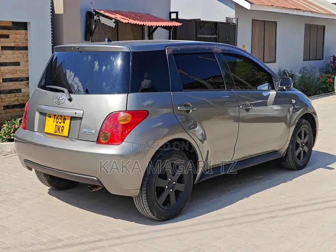 Toyota IST 2003 Gray