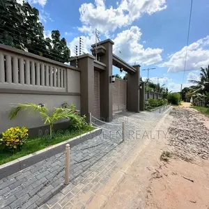 3bdrm Mansion in Madale Estate, Kinondoni for sale