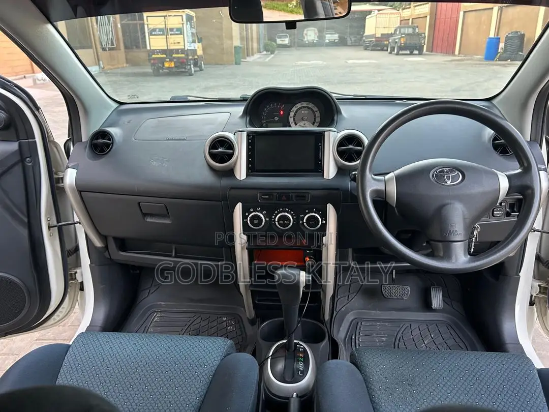 Toyota IST 2005 White