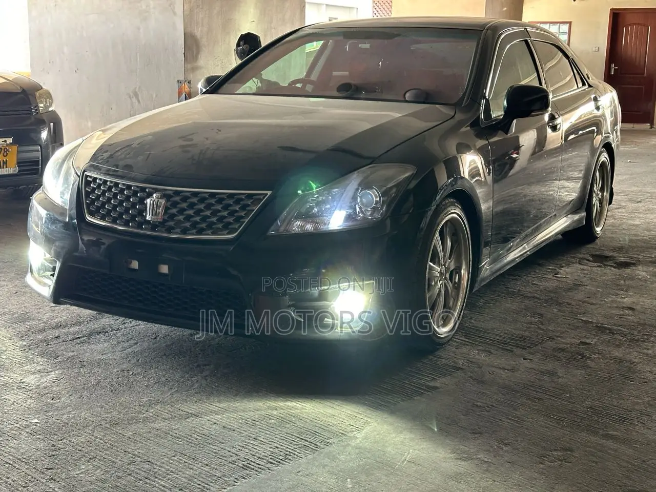Toyota Crown 2011 Black