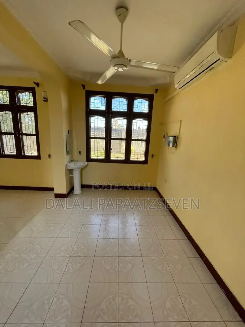 5bdrm House in Dalalipapaatzseven, Mbweni for sale