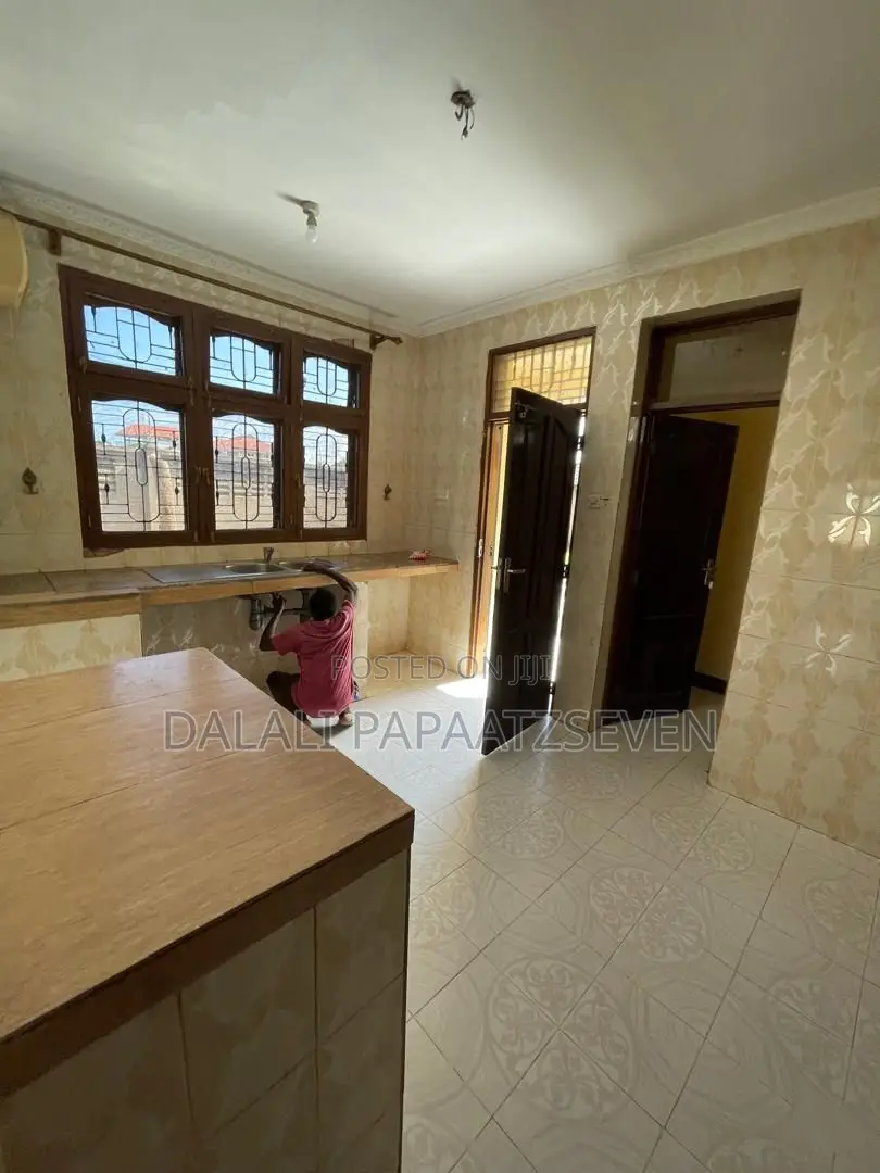 5bdrm House in Dalalipapaatzseven, Mbweni for sale